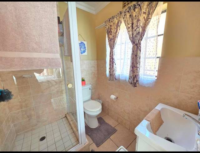 2 BEDROOM PROPERTY TO RENT IN MEYERTON CENTRAL